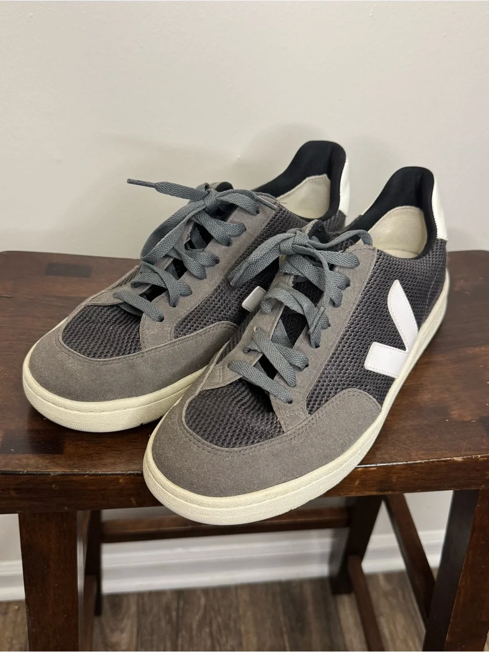Men’s Veja Dark Gray V-12 Sneakers 10.5